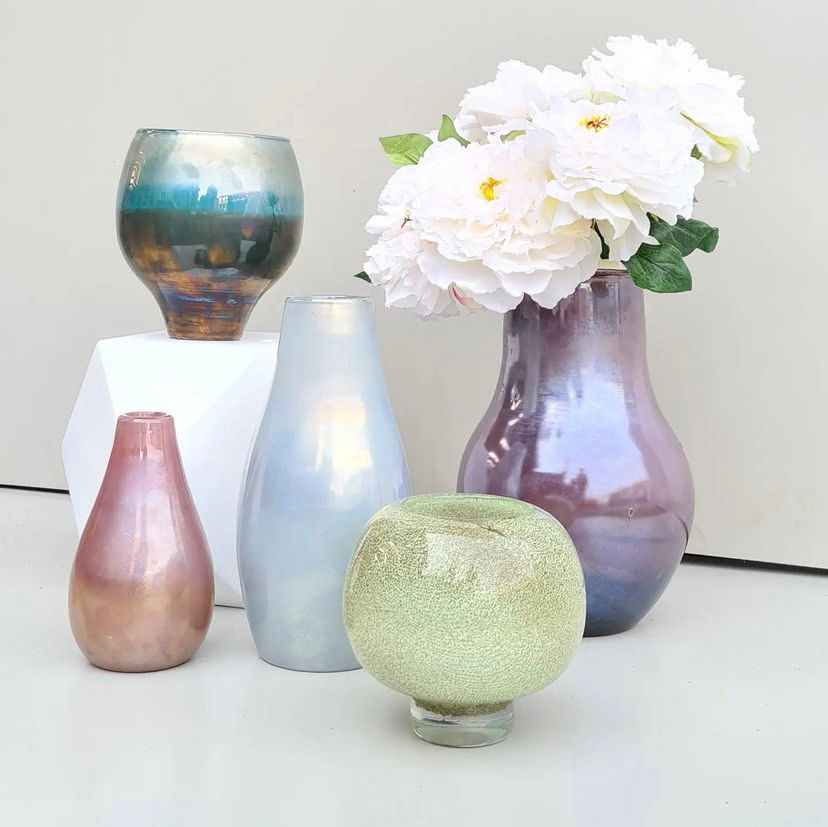 pearlescent-vases