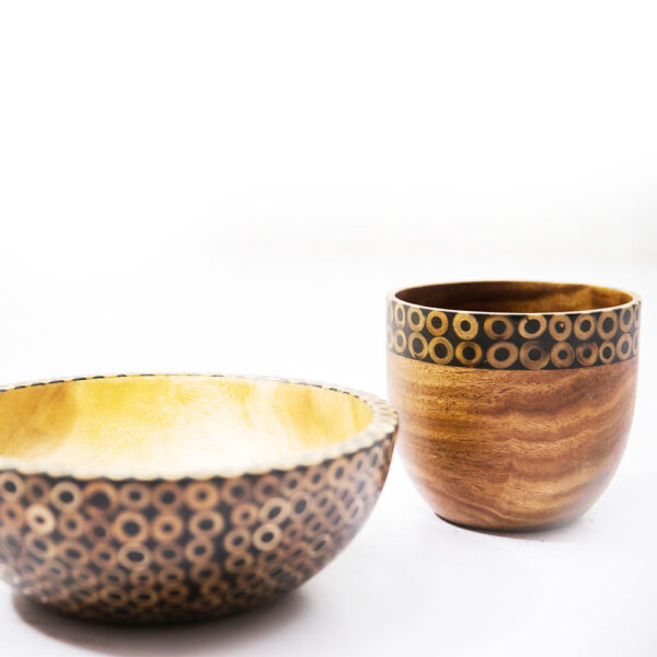 chanelle–coconut–wood–serving–bowl