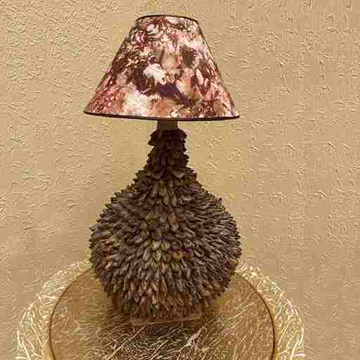 feathered-table-lamp