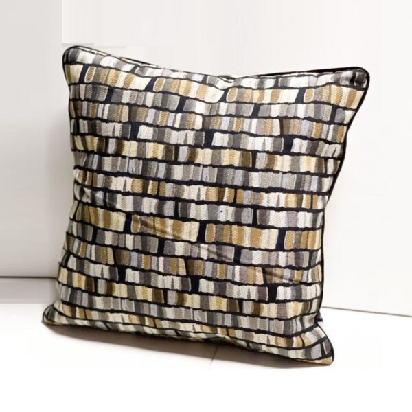 patterned-Throw-pillow