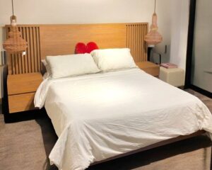 Simi King-Sized Bed